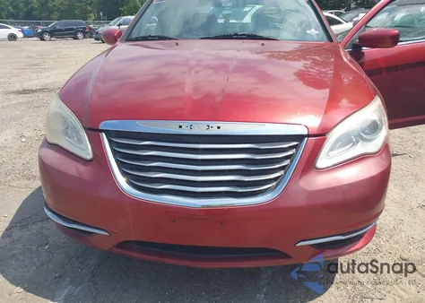 2013 Chrysler 200 Lx z USA, uszkodzony, nr VIN 1C3CCBAB6DN670410